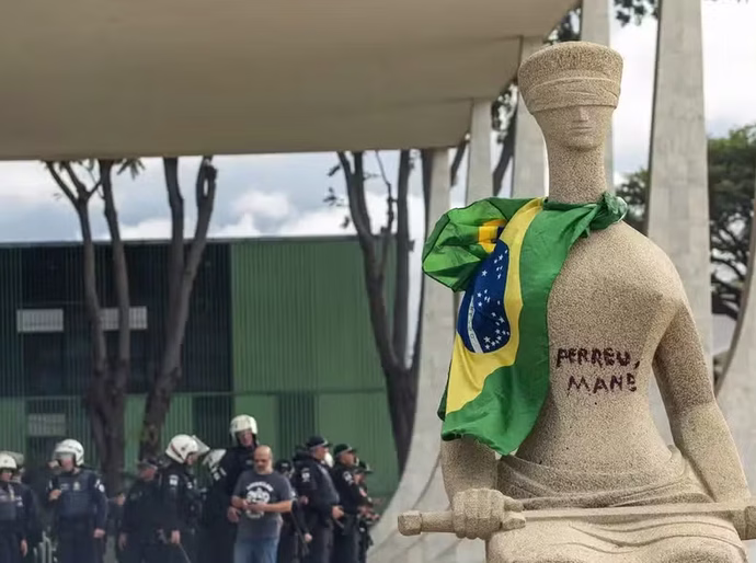 Urgência do PL da Anistia tem deputados de siglas da base do governo Lula