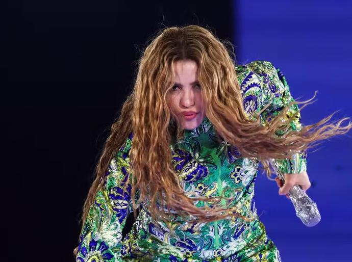 Sob a lua de Copacabana, Shakira reúne sua alcateia em noite histórica