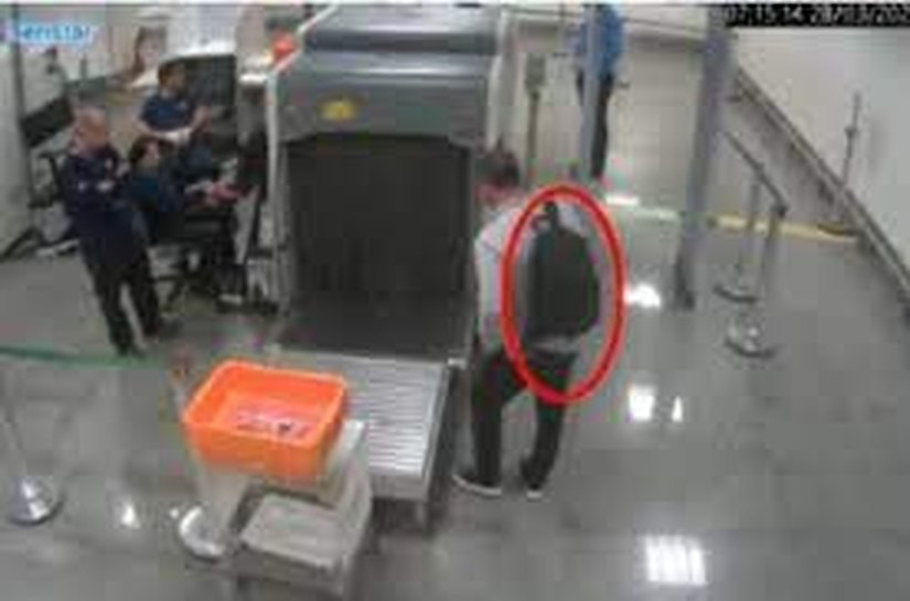 Imagens mostram Cid com mochila em aeroporto após “operação resgate” de joias sauditas