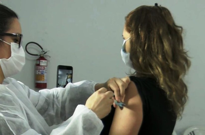 25 capitais já vacinam pessoas fora dos grupos prioritários contra Covid por idade