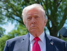 Ataques a navios elevam tensão no estreito de Ormuz um dia após EUA estenderem cessar-fogo com Irã