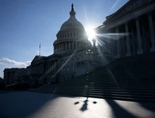 Trump cancela assinatura de projeto de lei e inicia crise com o Congresso