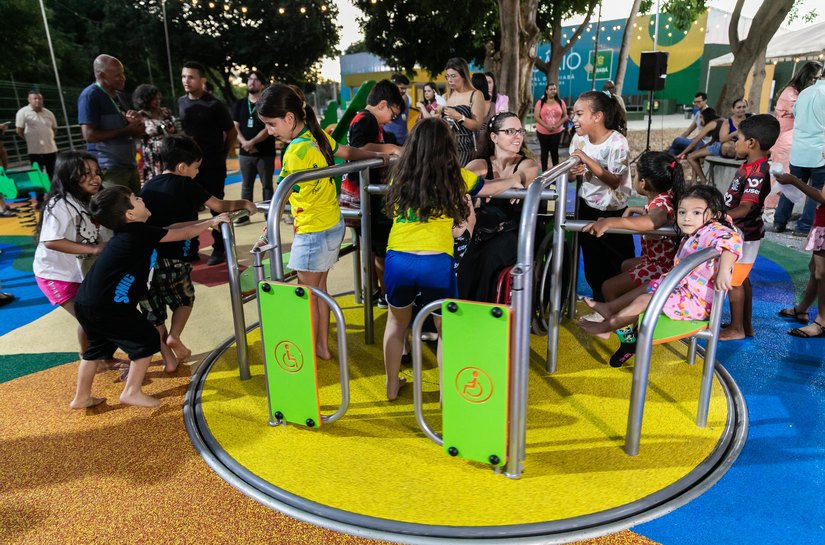 Cuiabá entrega playground na Orla do Porto e anuncia expansão do projeto para outras regiões da cidade