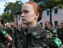 Exército inicia no Rio incorporação da 1ª turma de mulheres recrutas
