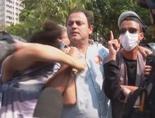 Deputado Glauber Braga e 3 alunos são detidos em desocupação na Uerj; PM usa bomba de efeito moral