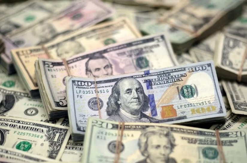 Dólar dispara e fecha a R$ 6,26, nova máxima histórica; bolsa cai