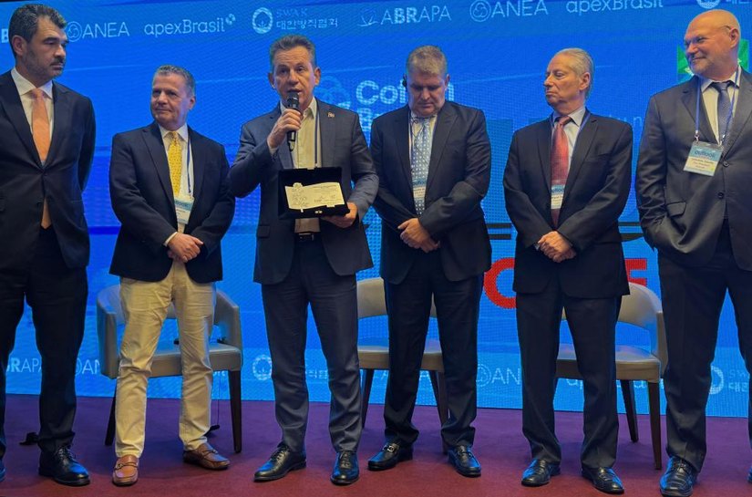 Em Seul, governador recebe homenagem da Abrapa pelo trabalho na abertura de mercados para o algodão de MT