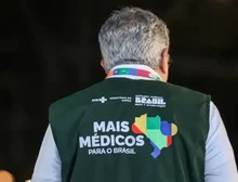 Governo Trump revoga vistos de familiares do ministro Alexandre Padilha como punição por Mais Médicos