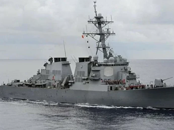 Governo Trump diz que vai usar 'toda a força' contra Maduro na Venezuela; EUA deslocam navios de guerra para a costa do país, dizem agências