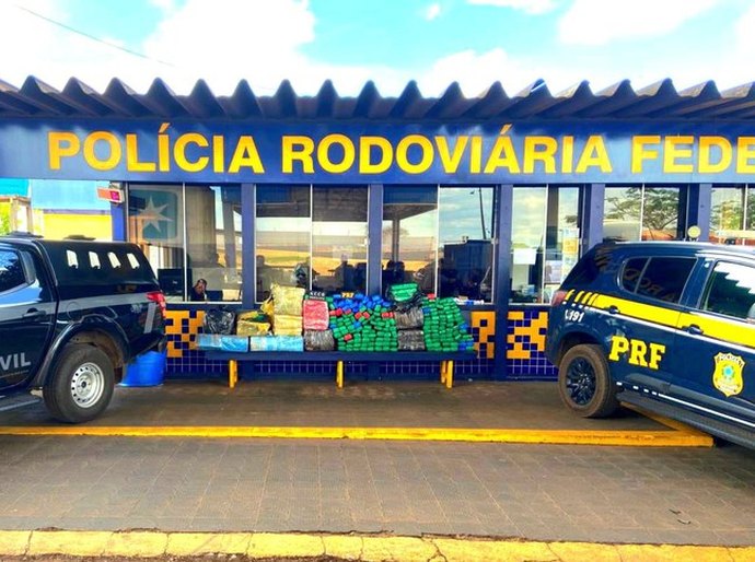 PRF e GCCO-PJC apreendem quase meia tonelada de maconha na BR-163 em Rondonópolis,MT