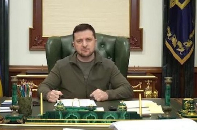 Guerra na Ucrânia: Zelensky afirma que 1.300 soldados do país já morreram nos combates