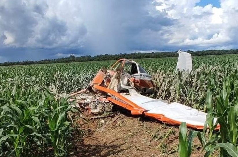 Avião agrícola cai em área rural de cidade de MT e mata piloto