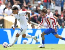 Botafogo perde para o Atlético de Madrid, mas avança no 'grupo da morte'