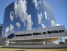 Moraes pede parecer da PGR sobre prisão domiciliar para Bolsonaro