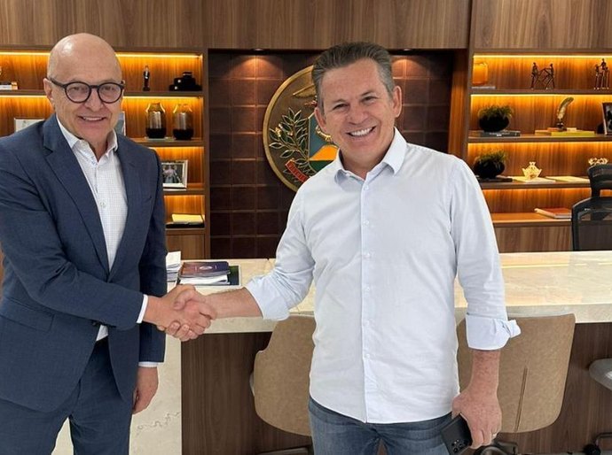 Vice-governador Otaviano Pivetta assume comando do Estado