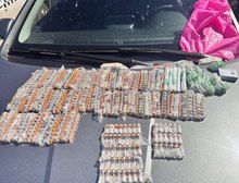 Polícia Militar e PRF apreendem R$ 300 mil em frascos de Monjauro e prendem casal por contrabando