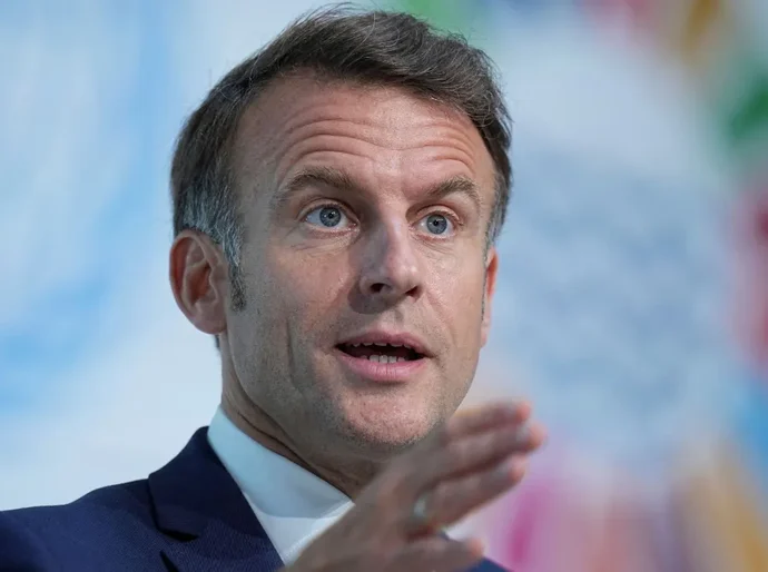 Macron diz que UE deve se preparar para retaliar contra tarifas de Trump