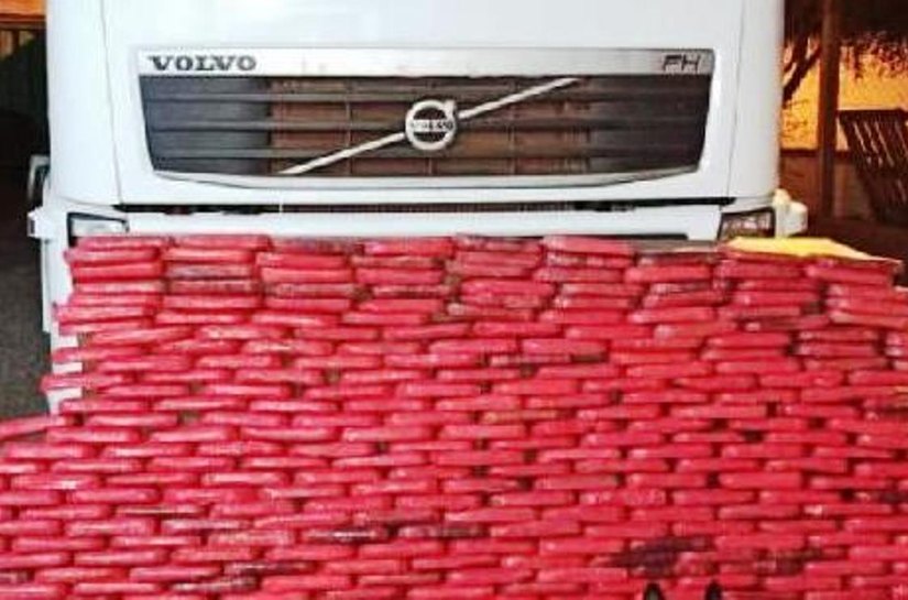 Gefron apreende 340 kg de cocaína, avaliados em R$ 8 milhões