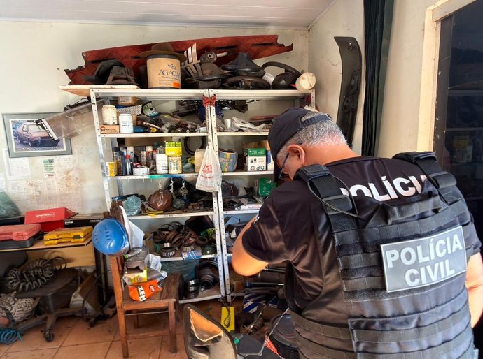 Operação da Polícia Civil mira esquema de adulteração e desmonte de veículos em Rondonópolis,MT