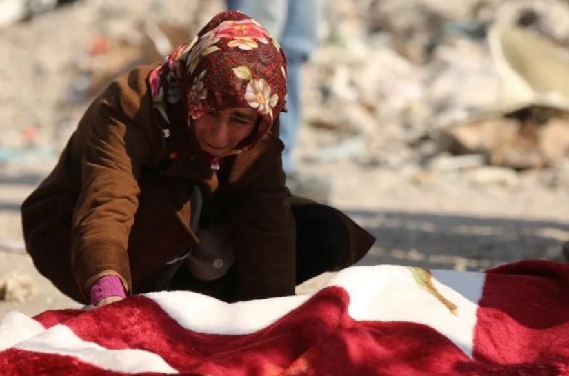 Mortes causadas por terremoto na Turquia e na Síria ultrapassam 25 mil