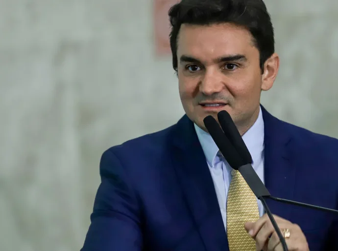 União marca reunião para decidir sobre expulsão de Sabino