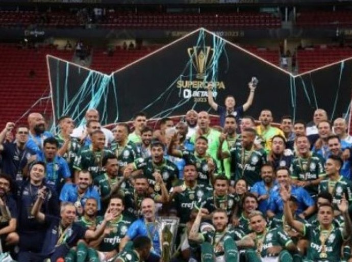 Palmeiras vence Flamengo em jogo eletrizante e conquista a Supercopa do Brasil