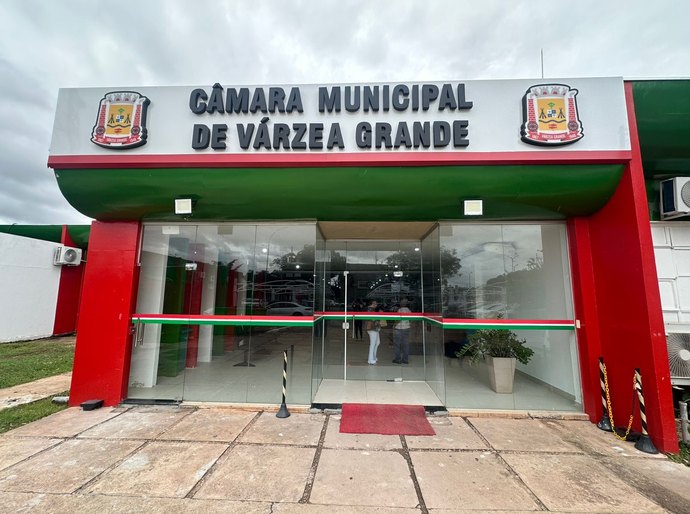 Justiça barra eleição antecipada da Mesa Diretora e reabre disputa política na Câmara de Várzea Grande