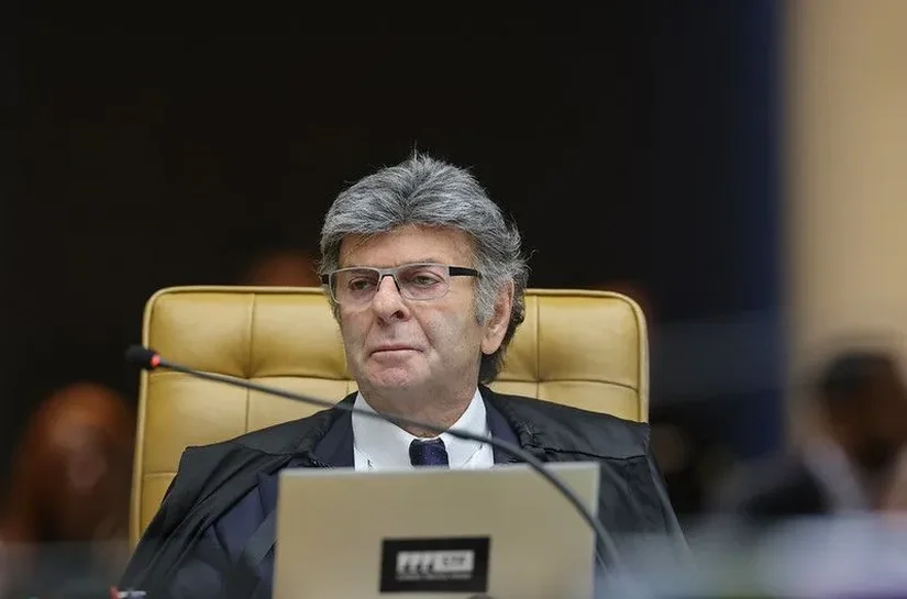 Fux suspende decisão de Dino e volta ordem do TSE contra post de Aparecida