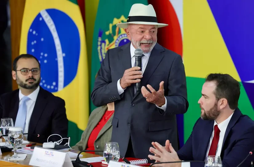 Lula anuncia novo Desenrola para quem ganha até R$ 8,1 mil