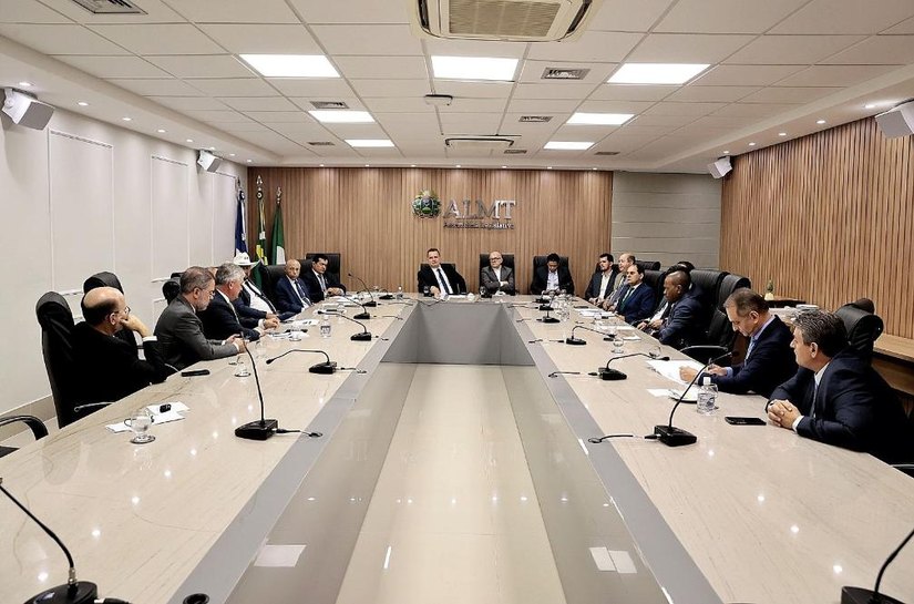 Proposta do Governo de MT limita até 35% descontos dos consignados e acaba com cobrança de taxas de órgãos públicos