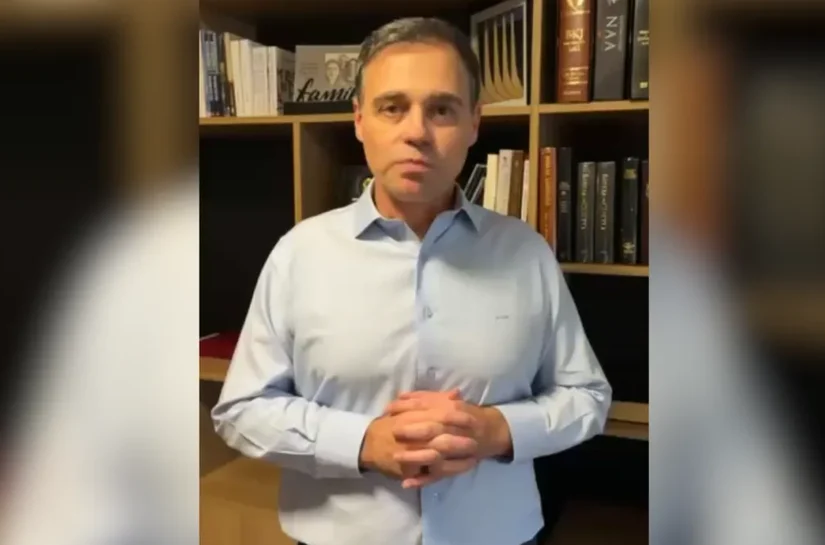 Sob crise no STF, Mendonça agradece apoio de fieis de igreja onde é pastor