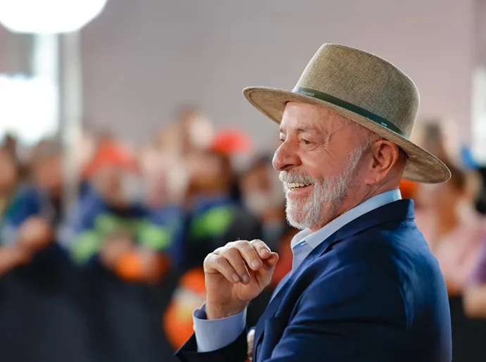 Real Time: Lula lidera contra todos os adversários no 1º turno