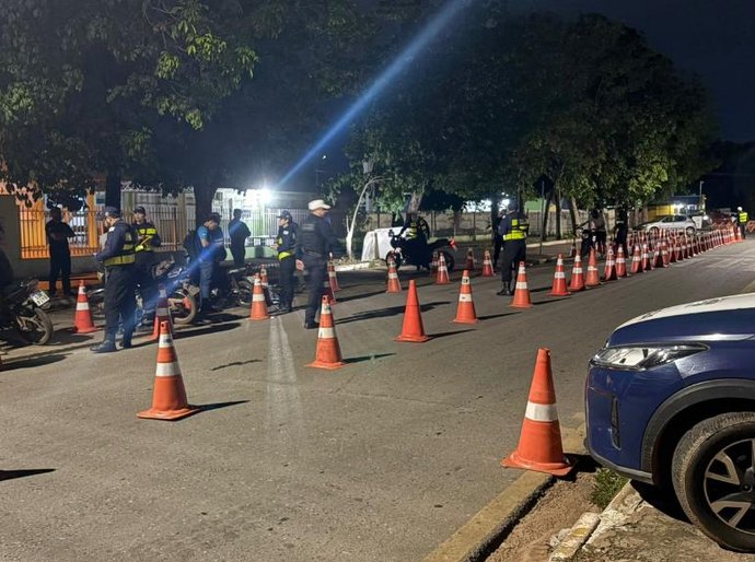 Operação Tolerância Zero no Trânsito fiscaliza 63 motociclistas em Várzea Grande