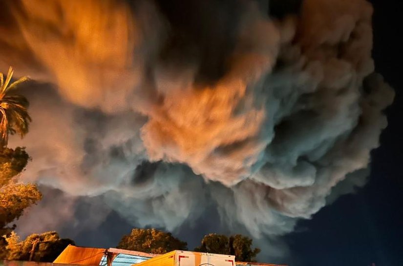 Veja Fotos e Vídeos: Incêndio de grandes proporções no Distrito Industrial em Cuiabá destrói empresa de reciclagem