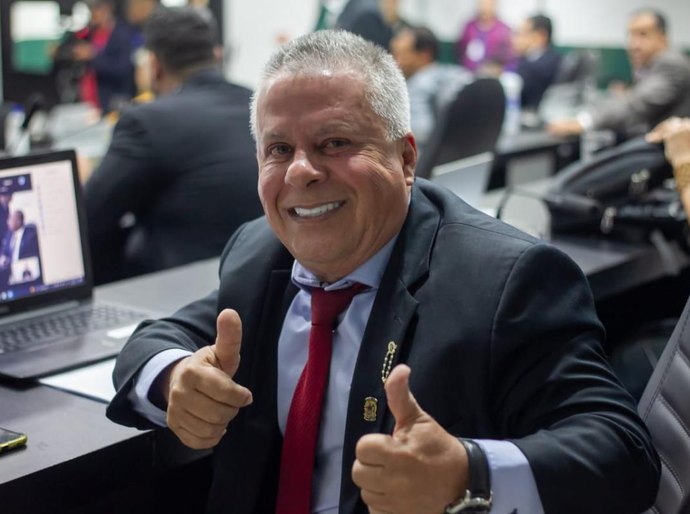 Câmara Municipal de Cuiabá barra Comissão Processante contra Chico 2000 por 15 votos a 7