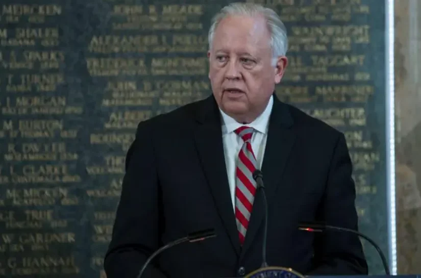 Bolsonaro é página virada para Trump, mas sanções contra ministros do STF devem ser mantidas, diz ex-embaixador americano no Brasil