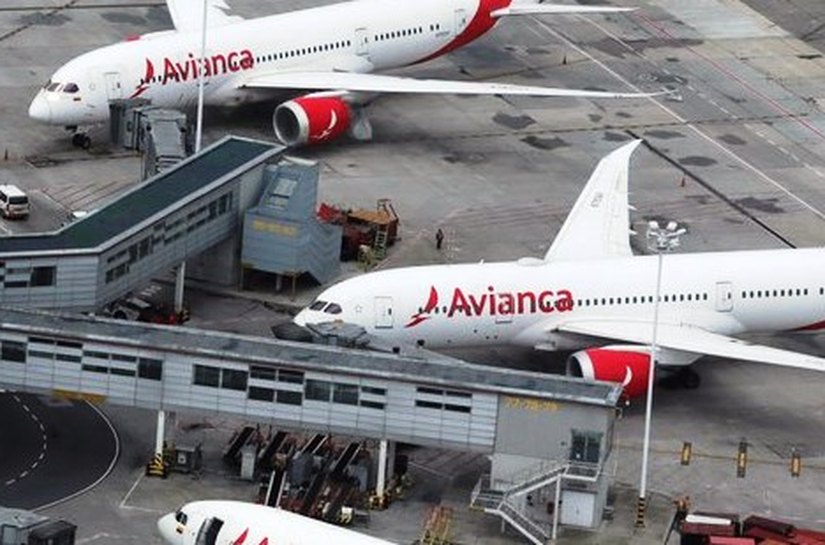 Colômbia segue Argentina e proíbe todos os voos internacionais