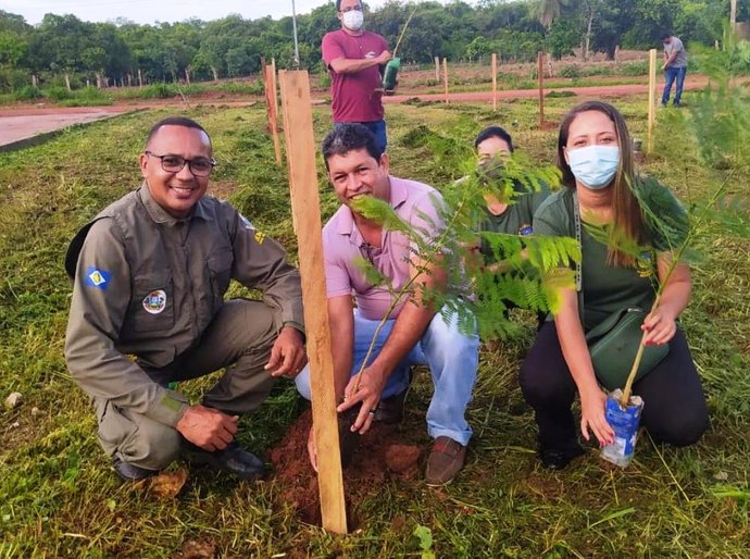 Sema planta 1.700 mudas de árvores em homenagem às vítimas da Covid-19 em MT