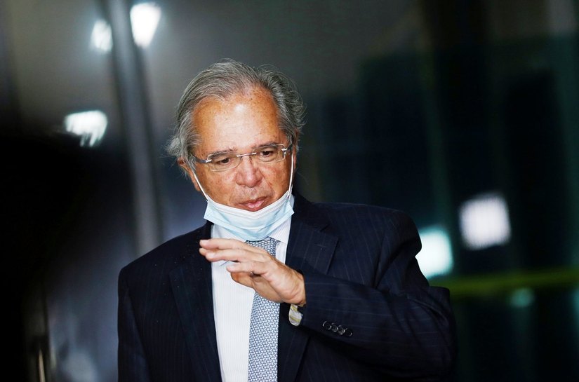 Programa de redução de jornada e salário terá mais 2 meses, diz Guedes