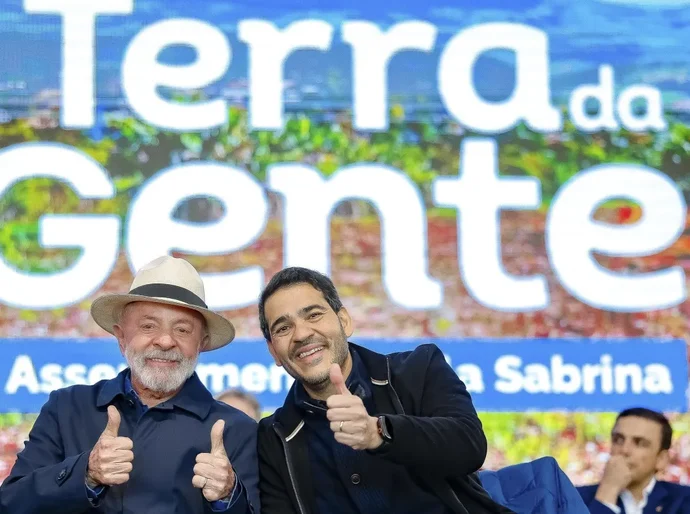 Lula deve ignorar pressão e indicar Messias para STF