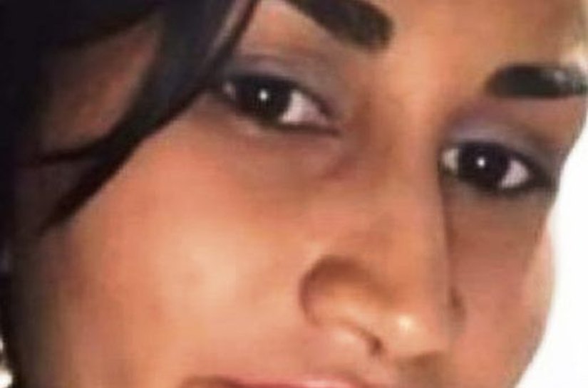 Homem comete feminicídio e mata ex-namorada de 30, com 13 facadas