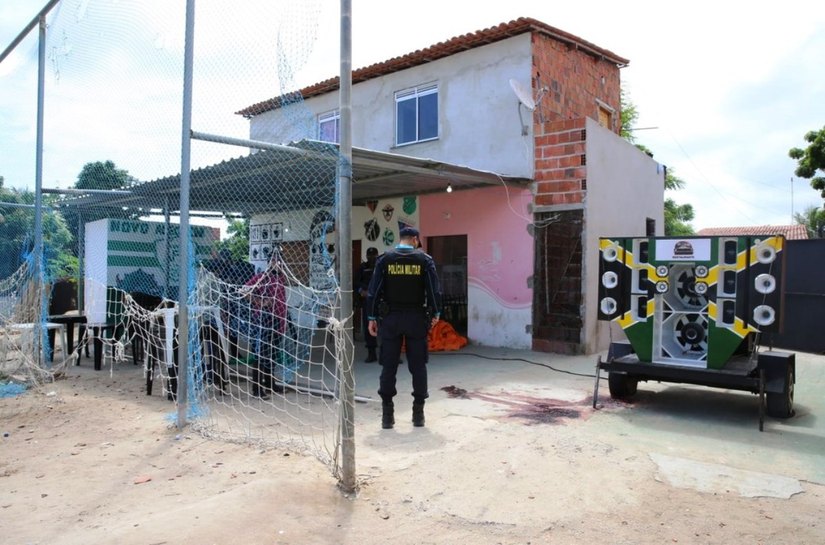 Cinco pessoas são assassinadas e seis são baleadas em chacina em Fortaleza