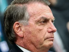Oposição critica e governistas celebram prisão domiciliar de Bolsonaro