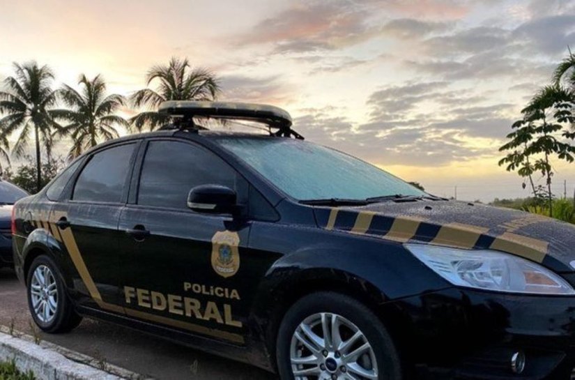 Polícia Federal faz operação para combater tráfico internacional de armas