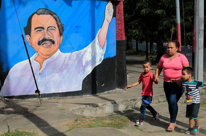 Ortega e Murillo juram um novo mandato na solidão na Nicarágua