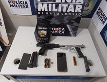 Força Tática prende dupla por porte ilegal de arma de fogo e apreende 45 munições