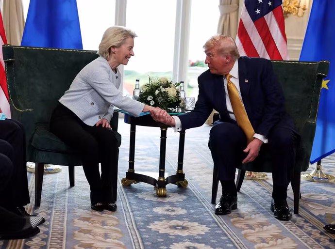 Tarifaço de Trump: EUA anunciam acordo comercial com União Europeia, com tarifas de 15%