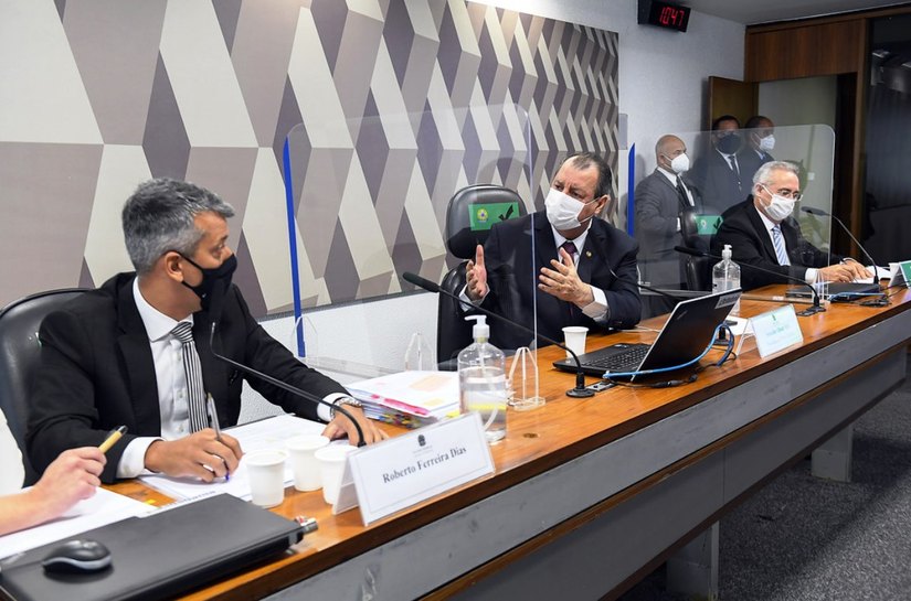 Aziz manda prender ex-diretor do Ministério da Saúde sob a acusação de mentir à CPI