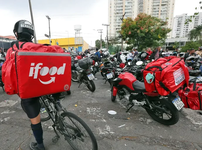 Brasil tem 2 milhões de pessoas que trabalham por meio de aplicativos