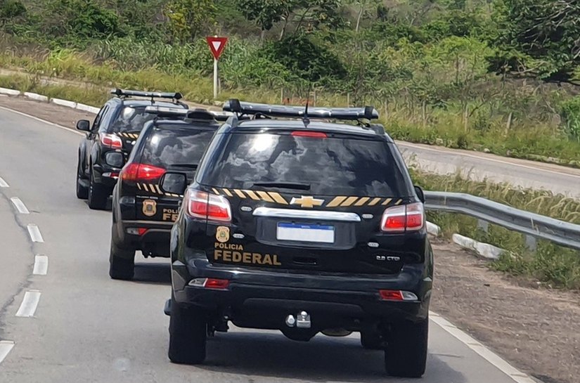 PF prende dois suspeitos de envolvimento com o tráfico de drogas